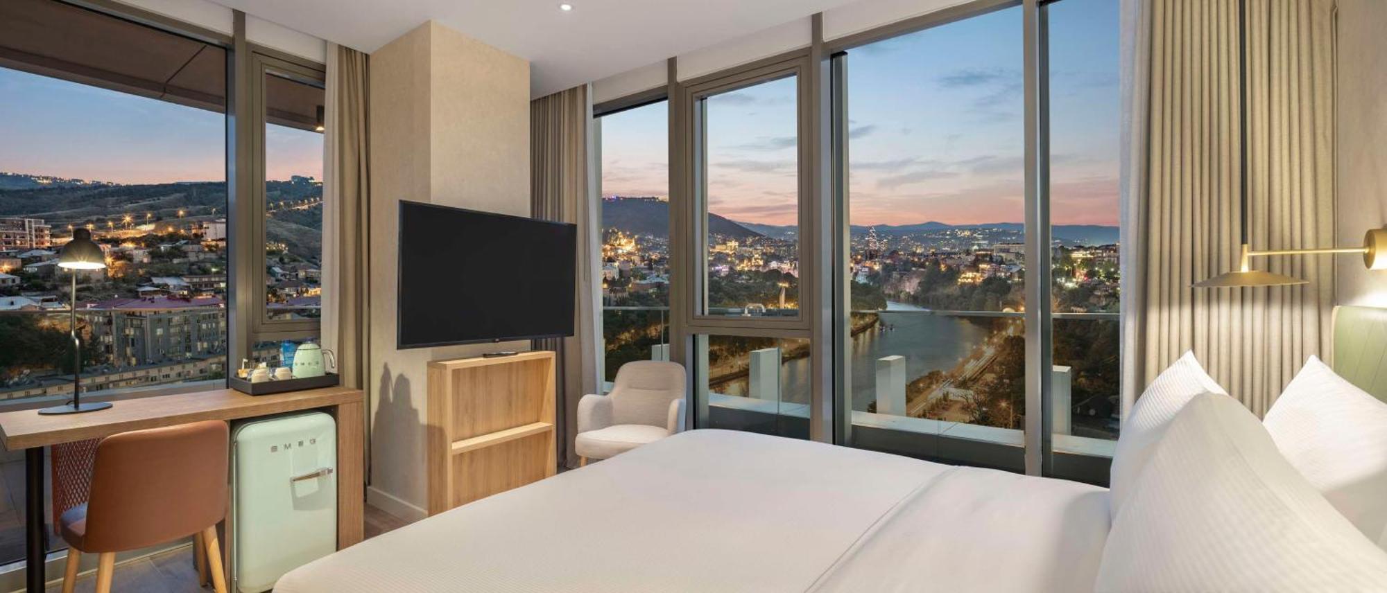Hilton Garden Inn Tbilisi Riverview Esterno foto