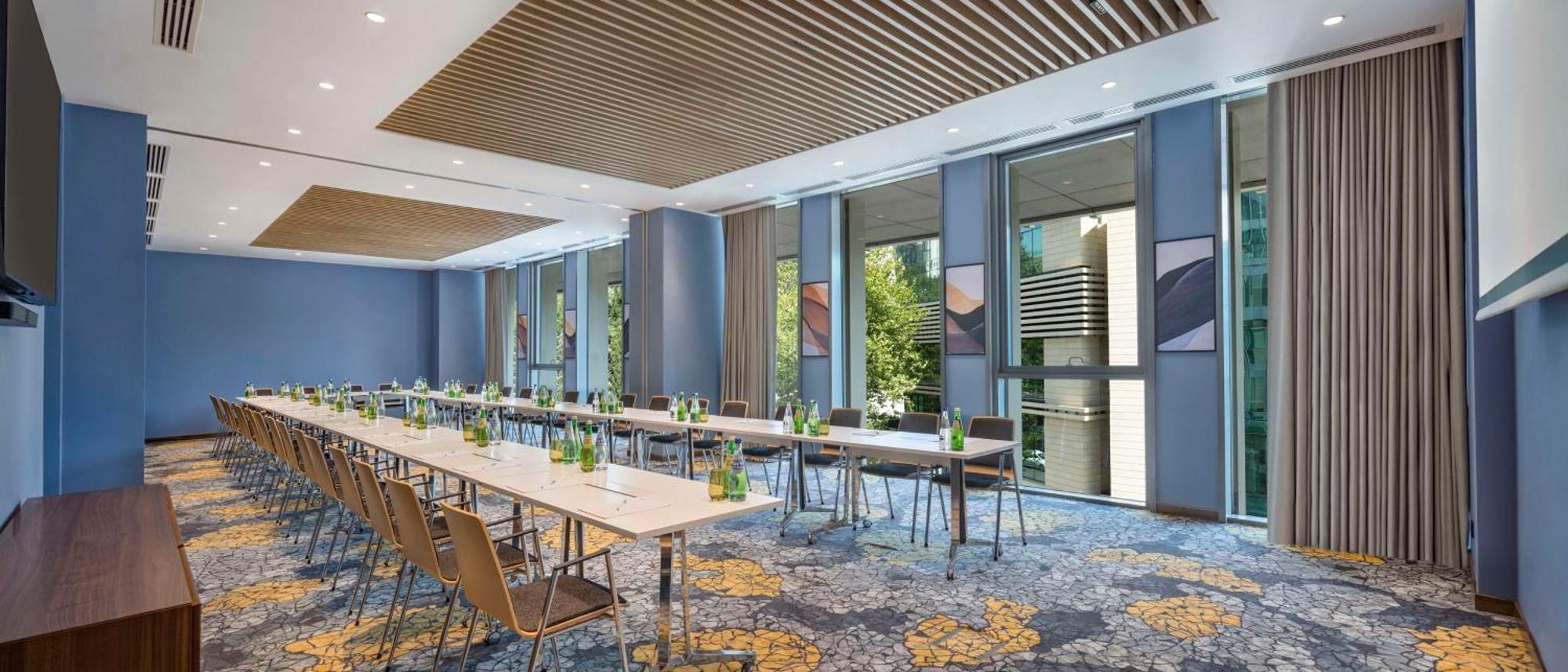 Hilton Garden Inn Tbilisi Riverview Esterno foto