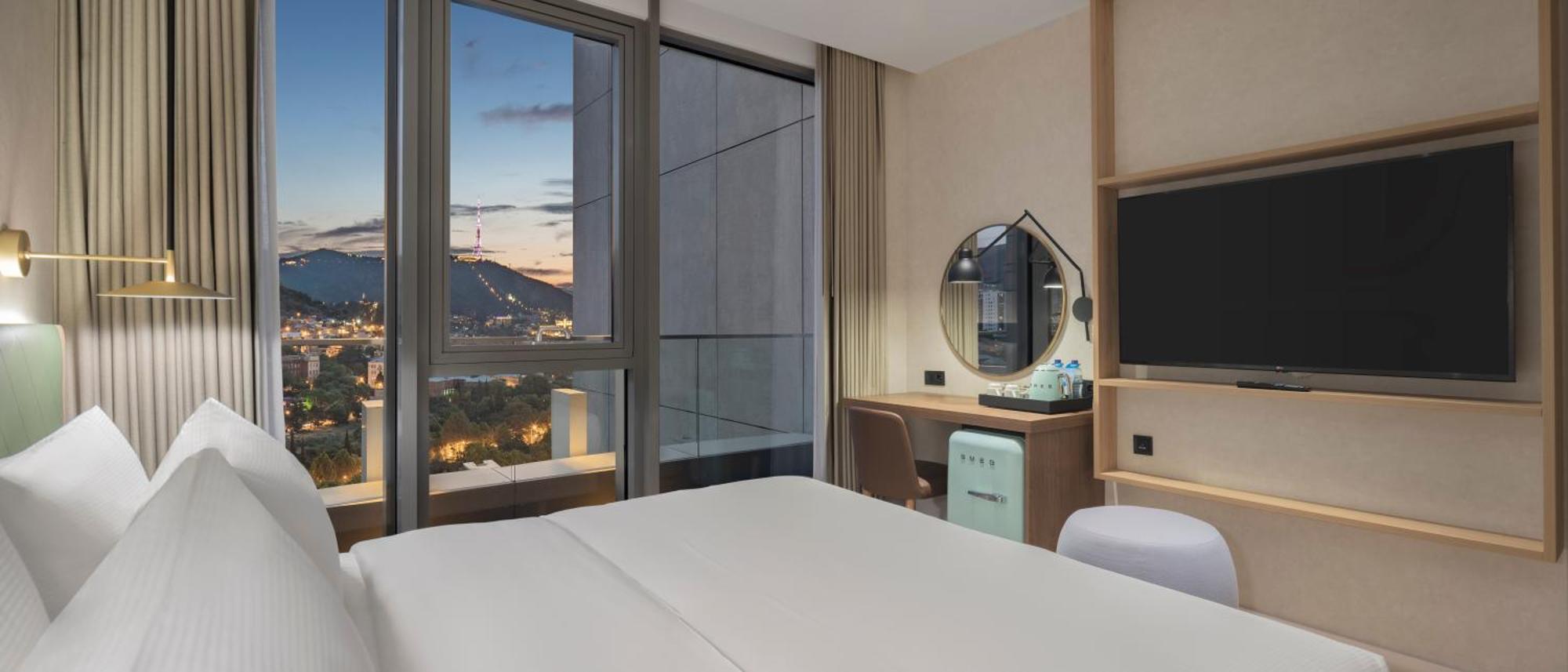 Hilton Garden Inn Tbilisi Riverview Esterno foto