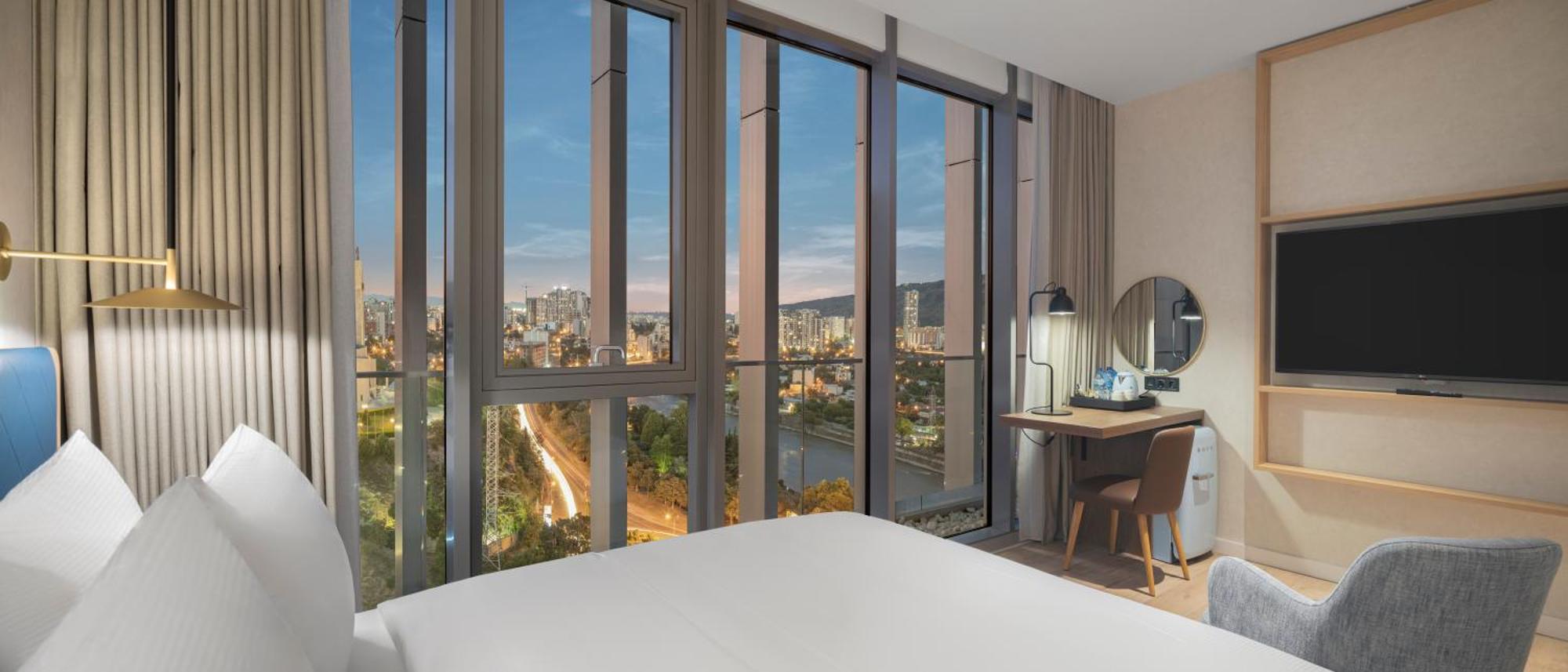 Hilton Garden Inn Tbilisi Riverview Esterno foto